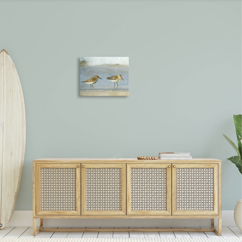 «Two Sandpipers Stepping Beach Shore» par Kim Allen - peinture sur toile tendue, H 16 po x l 20 po x P 1,5 po