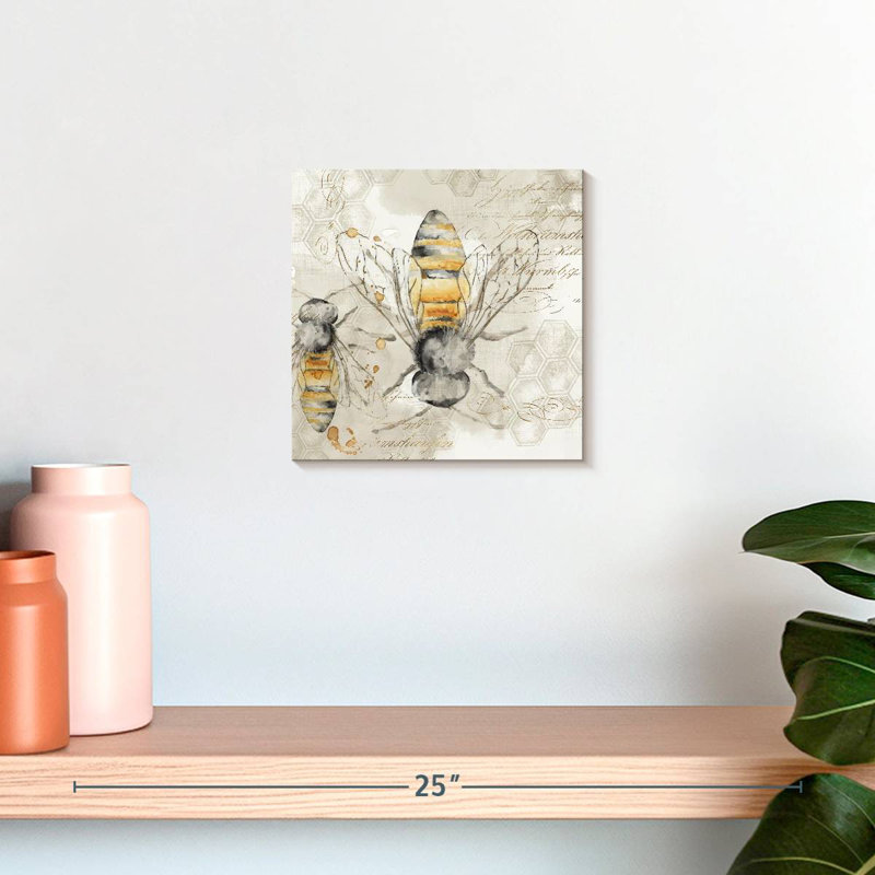 Brampt Queen Bee II, 10" H x 10" W