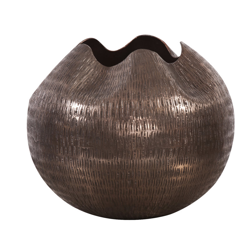 Vase de table en aluminium Locher, Cuivre, H 9 po x l 10 po x P 10 po