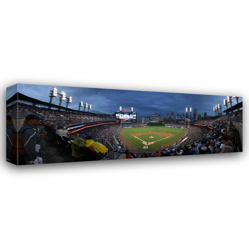 Comerica Park, H 9 po x l 24 po