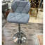 Tabouret réglable Krul gris avec base piédestal chromée