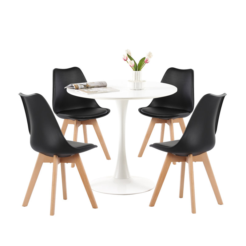 Ensemble repas pour quatre personnes, Noir