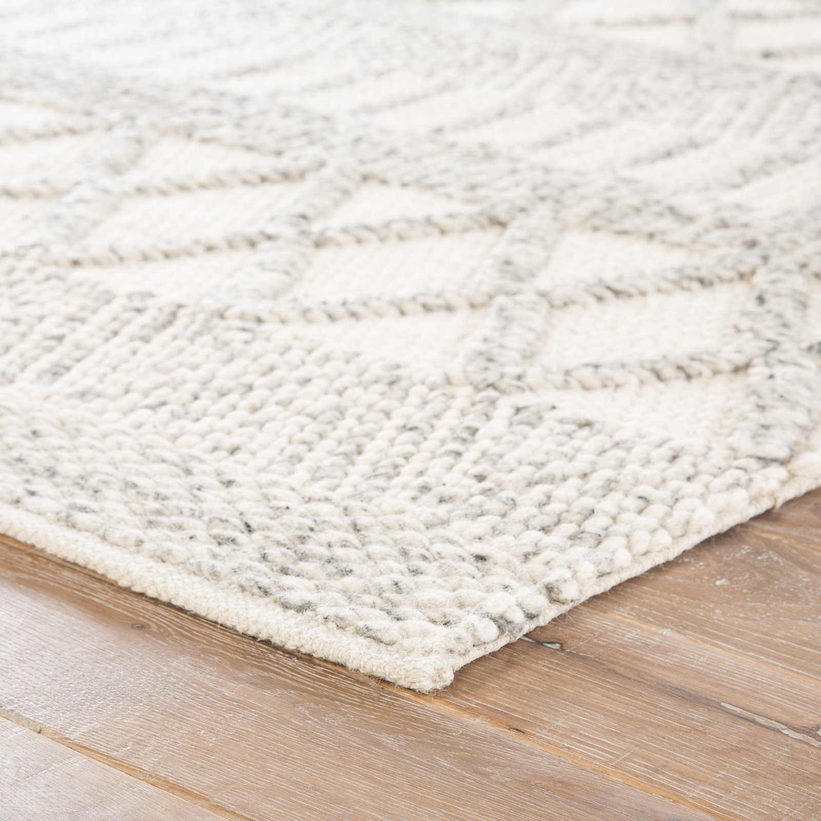 Gayle Gray Beige Hand-Woven Geometric Wool Rug, Rectangle 5' x 8'