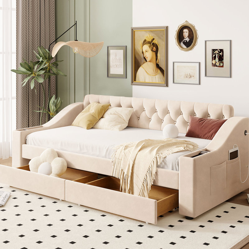 Lit de jour simple beige avec rangement pour accoudoirs et bloc d'alimentation fonctionnel