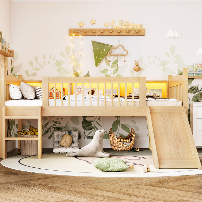 Lit mezzanine simple Natural TG avec tablettes de rangement, lumières à DEL et garde-corps pleine longueur, assemblage simple, solution compacte en bois massif avec finition parfaite pour la chambre à coucher, finition