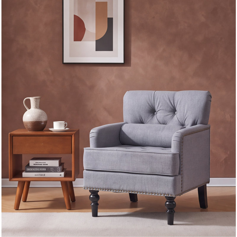 Fauteuil club capitonné de style Mid-Century moderne avec coussin, fauteuil gris en lin avec capitonnage et garniture cloutée