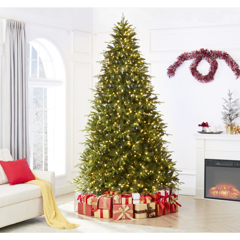Sapin de Noël artificiel traditionnel avec base en métal Prelit, H 4,5 pi