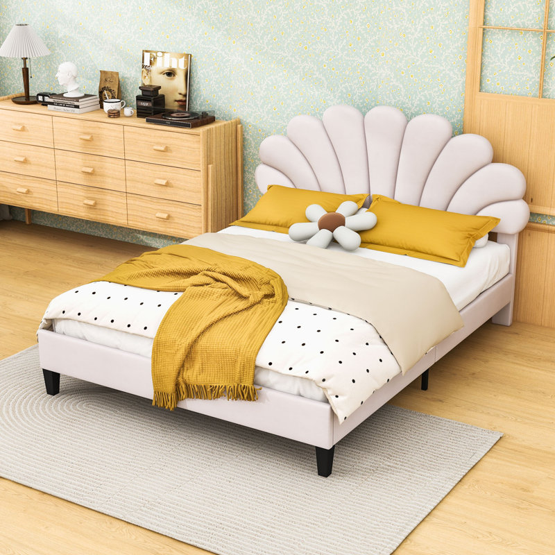 Lit plateforme double tapissier pleine grandeur avec tête de lit en velours à motif floral, structure en bois robuste avec lattes, aucun sommier requis, beige
