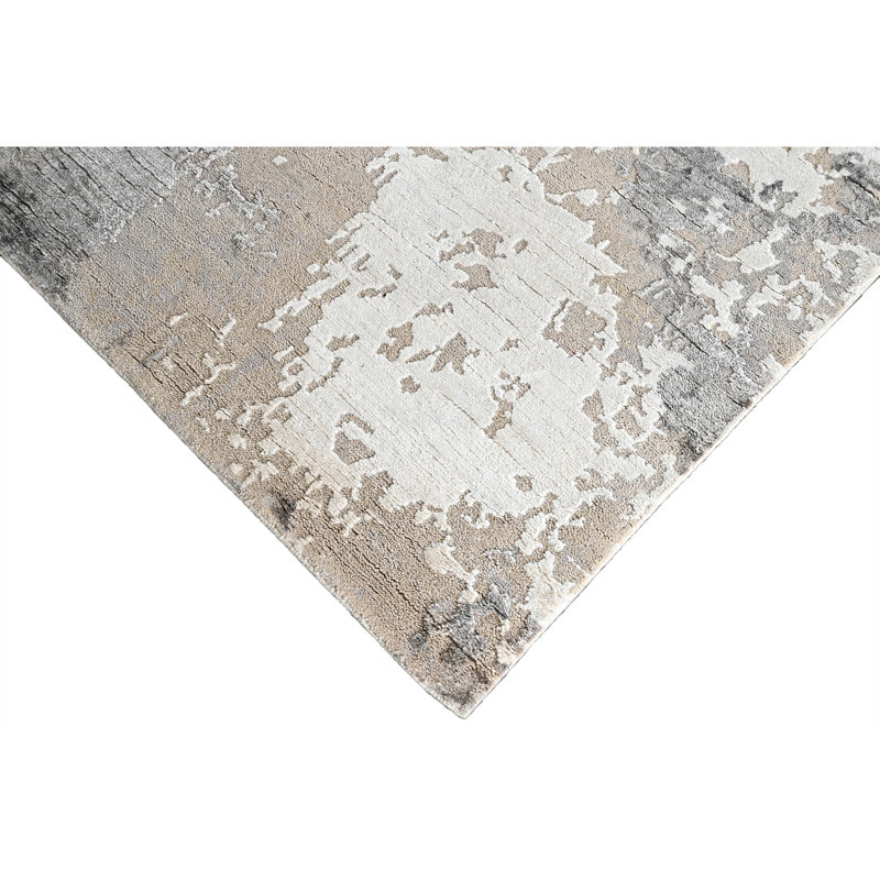 High-Quality Hand-Knotted Camel And Grey Area Rug, Rectangle 5' x 8'