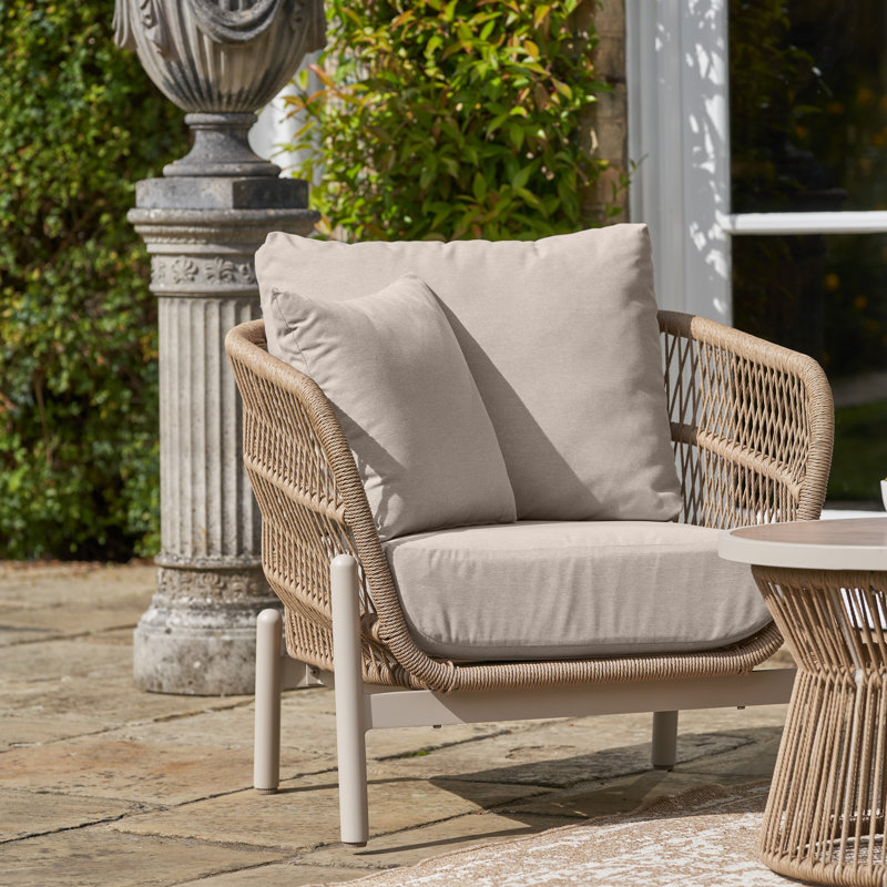 Aris Outdoor Lounge Chair