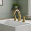 Robinet de lavabo de salle de bain 3 trous avec 2 poignées et drain-120650248