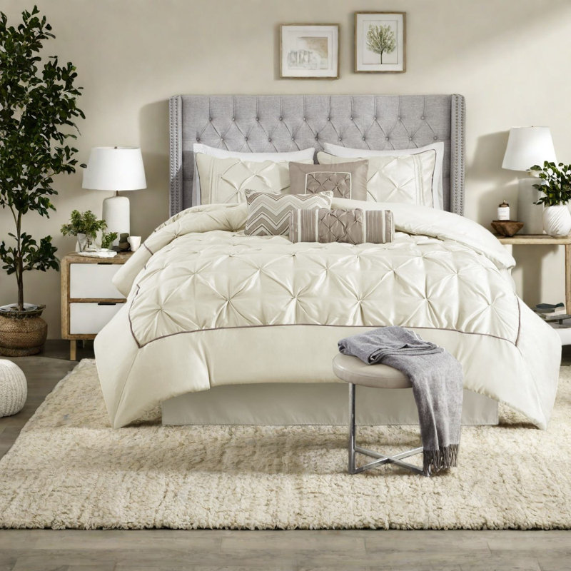Elegant Tufted Bedding Sets, Polyester Comforter, Ivory Sophistication