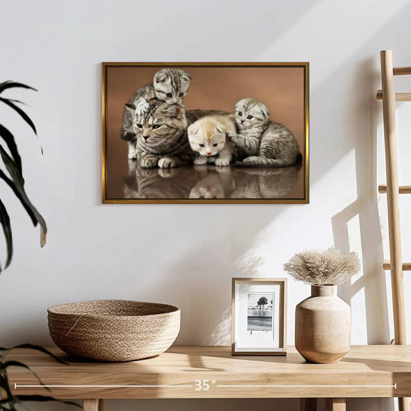 Famille de chats, 19 po x 13 po, Cadre flottant doré