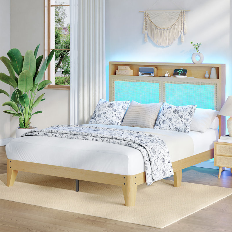 Structure de lit pleine grandeur en rotin avec lumières DEL, structure de lit en bois Boho avec tête de lit avec rangement, rotin naturel, lattes silencieuses, aucun sommier requis