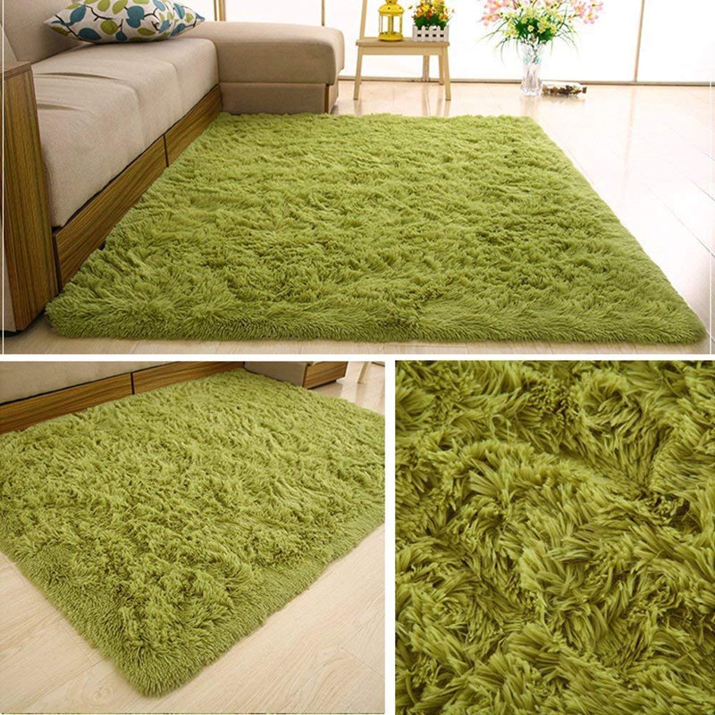 Tapis vert à poils longs