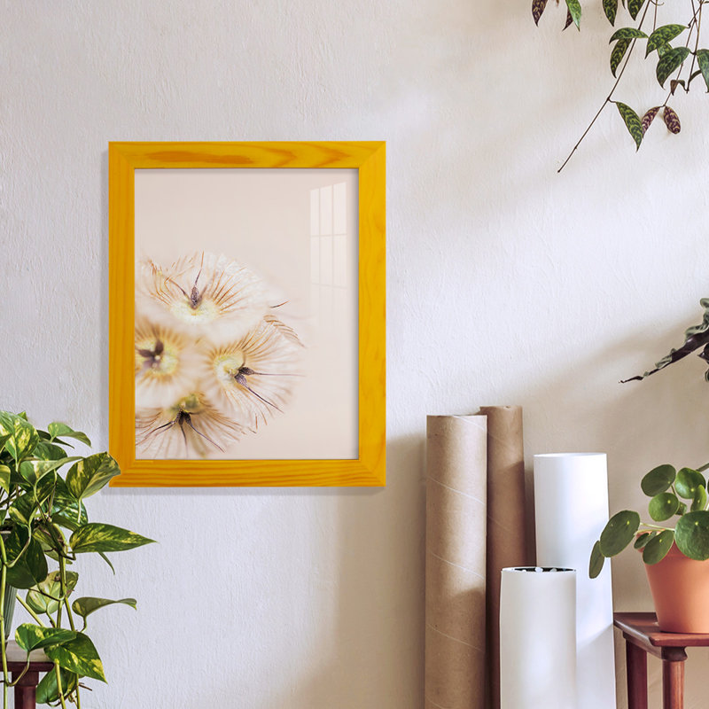 Bruening Bleach Blonde III, encadré sur papier, H 11 po x l 9 po x P 1 po, Jaune