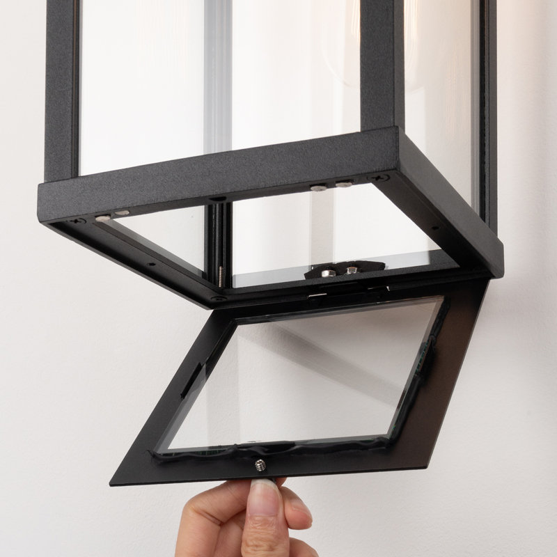 Applique murale d'extérieur 1 lumière Olar Classic, H 18 po x l 5,83 po x P 7 po, Noir mat, 1
