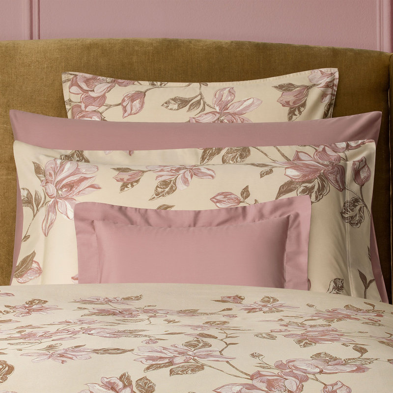 Milena Sham, Decor