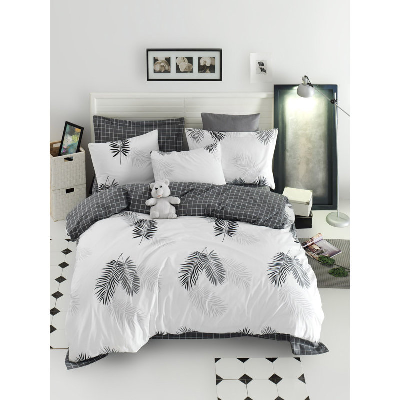 Quiltisse Floral Bedspread with Pillowcases