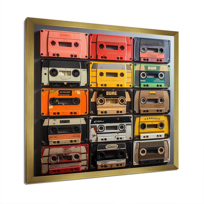 Art mural rétro Cassette Collages IV - Cassette, Cadre doré simple, H 36 po x l 36 po x P 1,5 po