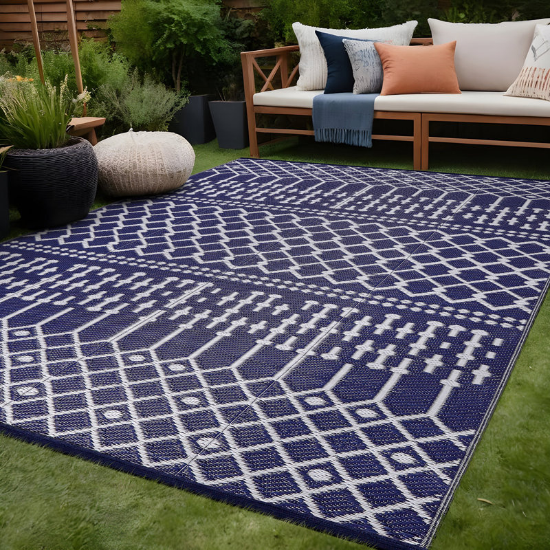 Tapis d'intérieur / extérieur marocain Aldo - bleu marine / blanc, Rectangle 4 pi 11 po x 7 pi 3 po
