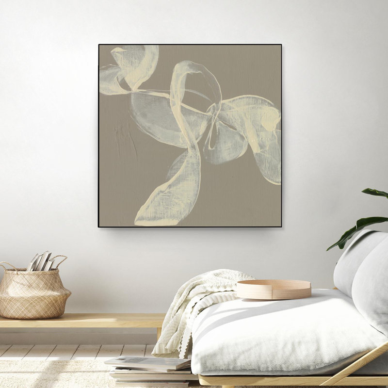 «White Ribbon On Beige I», toile encadrée par Giant Art, H 20 po x l 20 po