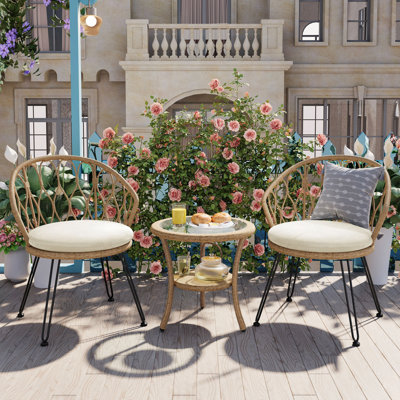 Ensemble de loisirs d'extérieur, 2 chaises simples en rotin avec une table ronde en verre, idéales pour les patios, les balcons et les cours