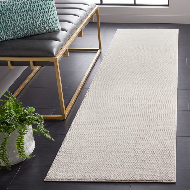 Tapis beige en polyester / polypropylène tissé à la machine Berkely, Tapis de couloir 2 pi 3 po x 8 pi