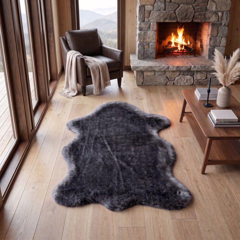 Tapis à poils longs noir/blanc Okabena