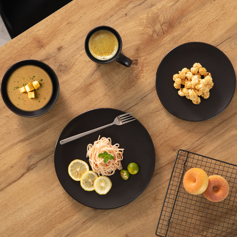 Service de vaisselle 16 pièces pour 4 personnes | Ensemble de grandes tasses, assiettes à salade et bols, plats de haute qualité résistants aux ébréchures et aux fissures, va au lave-vaisselle et au micro-ondes, noir mat