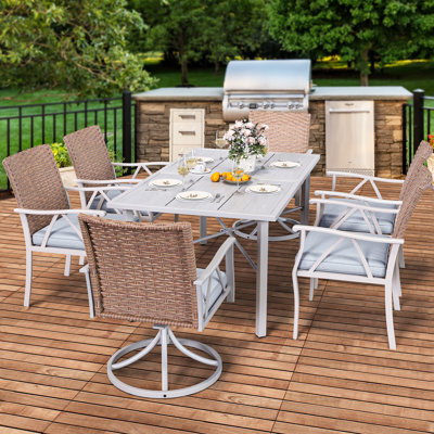 Ensemble de salle à manger de patio 7 pièces Red Barrel Studio® avec 2 chaises berçantes