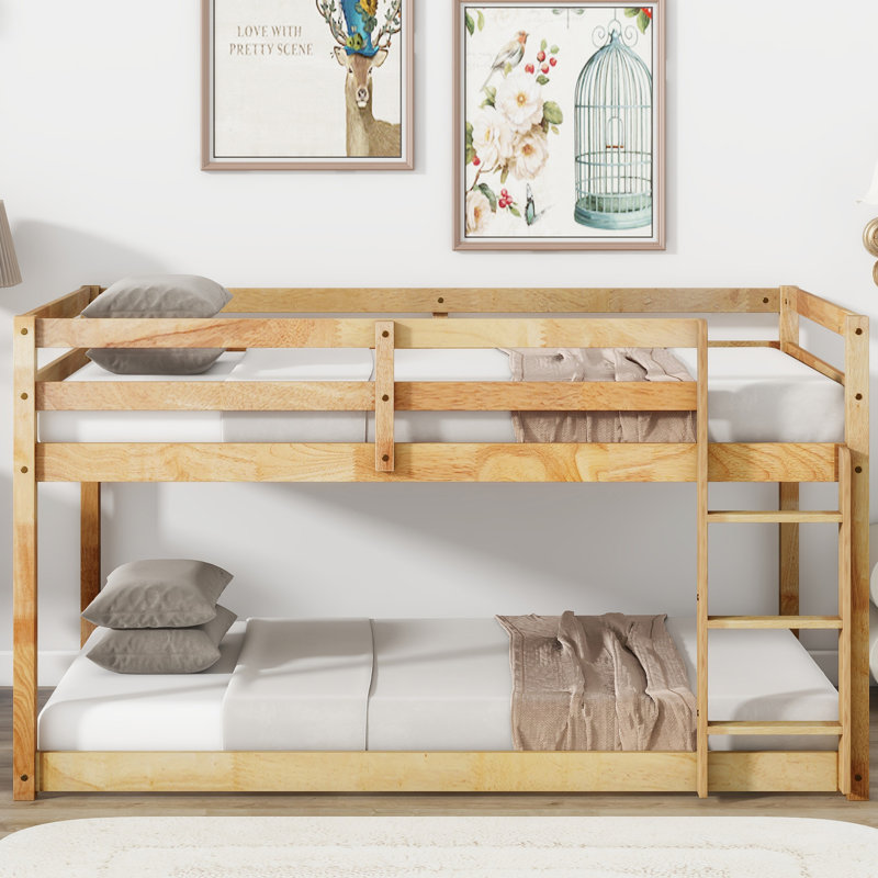 Lit simple au-dessus d'un lit mezzanine - Conception polyvalente pour une chambre fonctionnelle avec escalade facile et sécuritaire