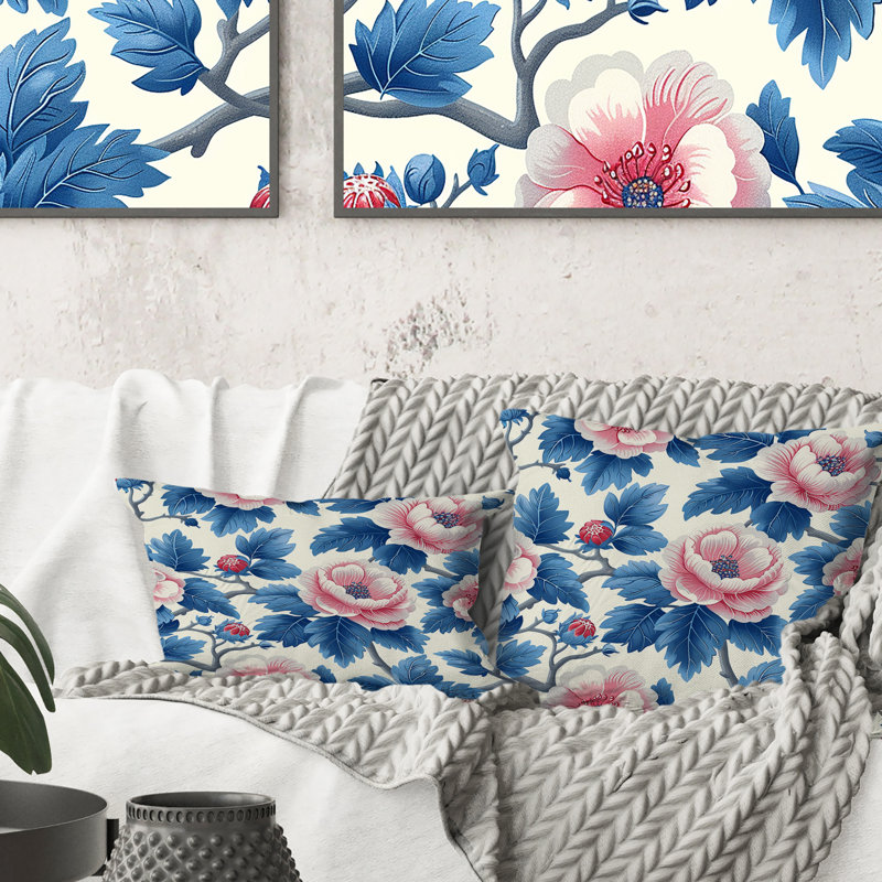 Coussin décoratif bleu avec fleurs bleues et fleurs II, H 18 po x l 18 po
