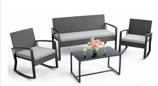 Ensemble de quatre chaises berçantes en rotin: fer + rotin + coussin rembourré imperméable; Ensemble de quatre chaises berçantes en rotin quatre pièces (excluant le rotin noir et le coussin gris).