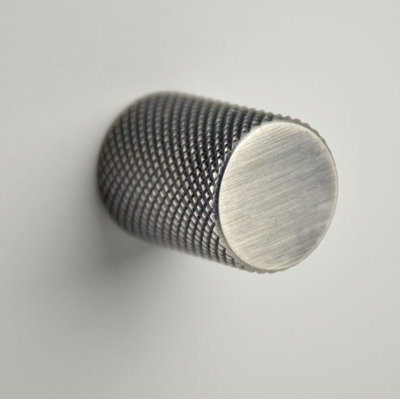 Bali 3/4" Diameter Cylindrical Knob