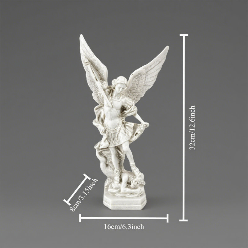Une statue en résine de l'archange Saint-Michel, Blanc