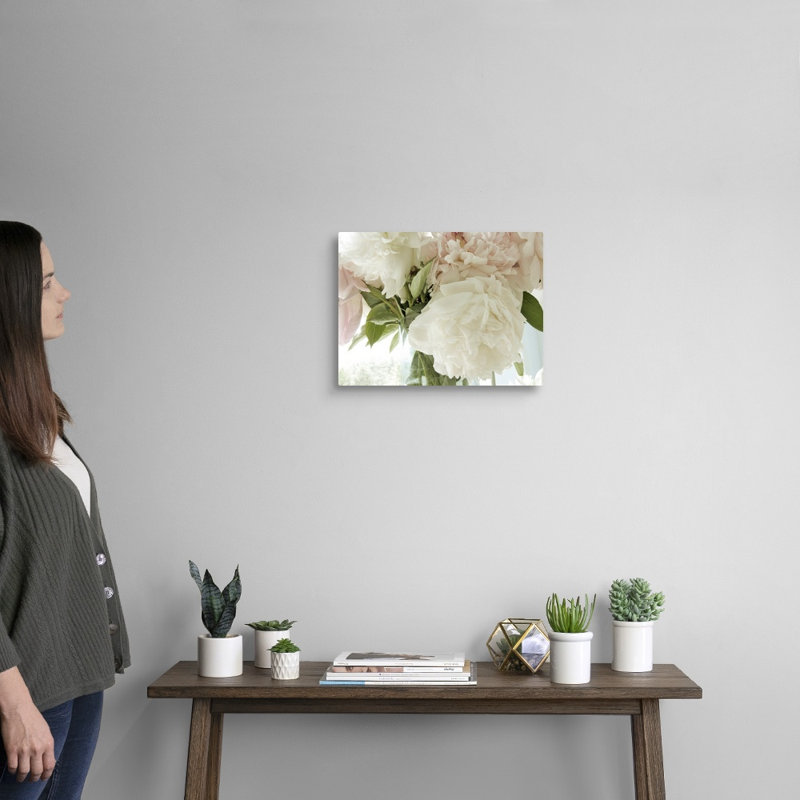 Reproduction de photo sur toile, "vintage bouquet" par Judy Stalus, Toile tendue, H 12 po x l 16 po x P 1,25 po