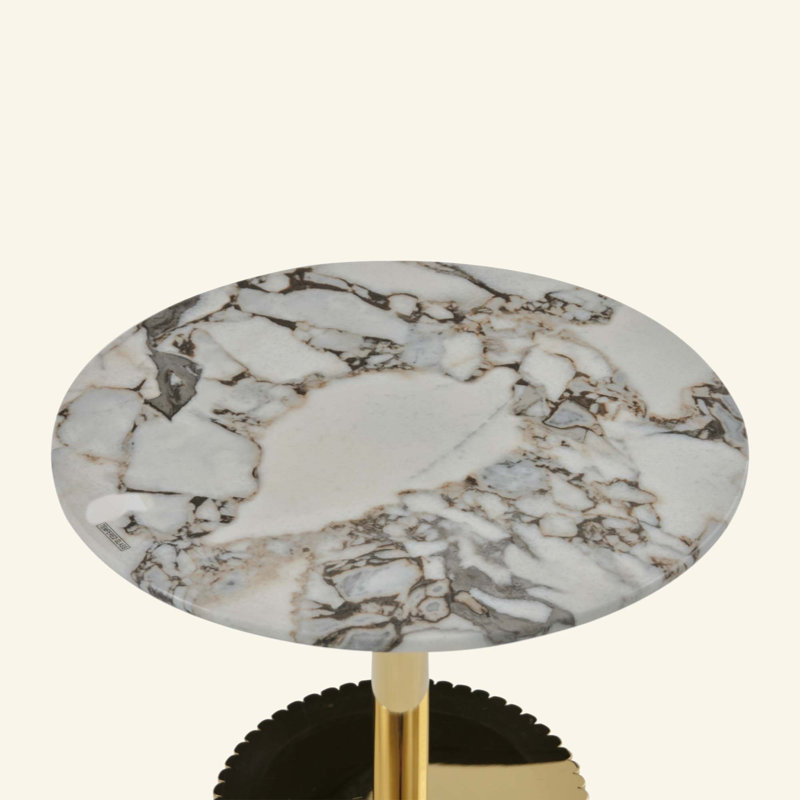 Table de bout moderne, table de chevet, avec verre à motif de marbre avec une structure en acier inoxydable, convient aux salons et aux chambres à coucher, facile à assembler.