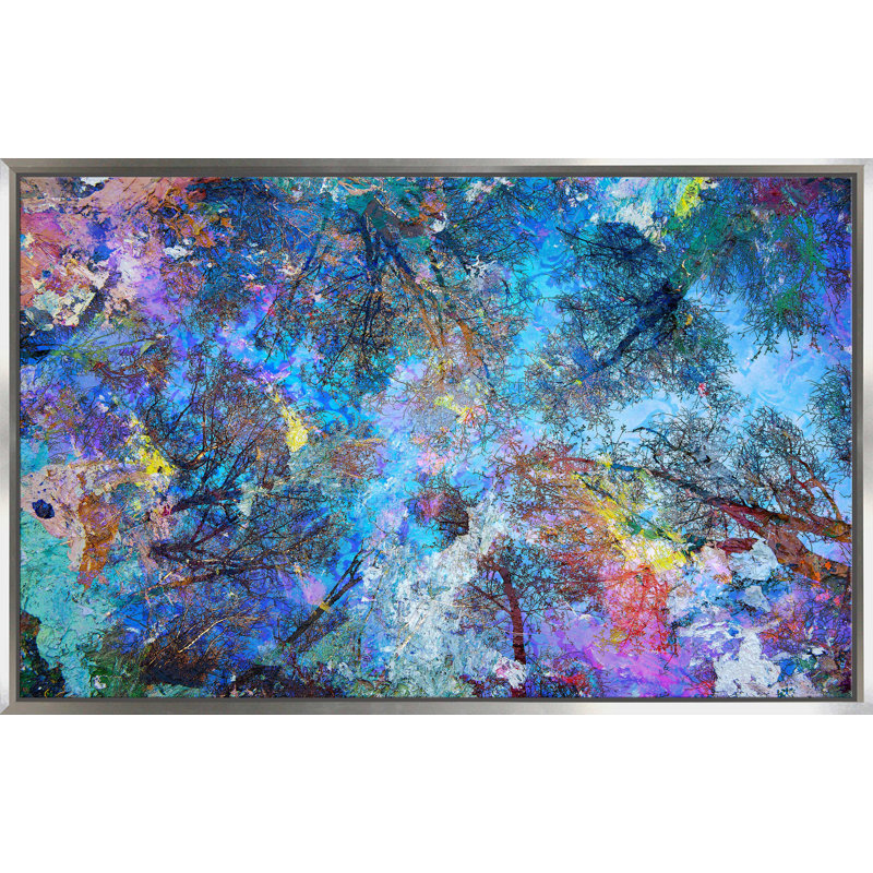 «Dreaming Up To The Trees» par - Impression, Cadre flottant argent, H 31,5 po x l 51,5 po x P 2 po