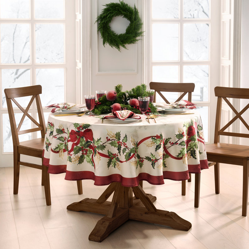 Villeroy & Boch Winter Bows & Garland 60"x84" Oval  Tablecloth