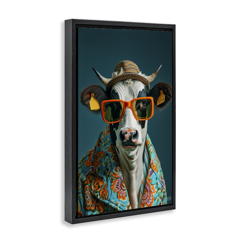 «Cool Trendy Cow», toile flottante encadrée par Roozbeh Bahramali, H 25 po x l 17 po, Cadre flottant noir de jais