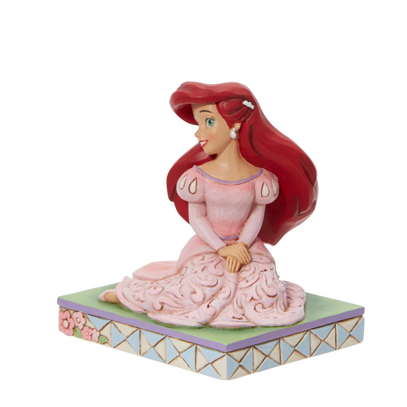 Entertainment Figurines & Sculptures