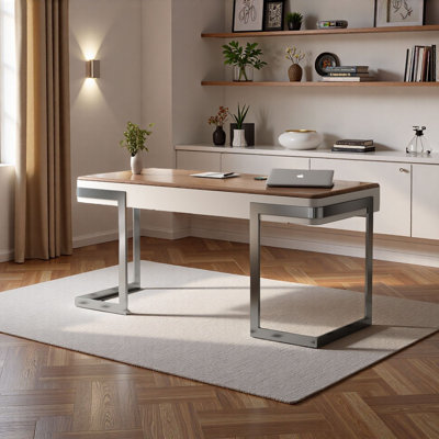 Bureau en noyer d'inspiration rétro