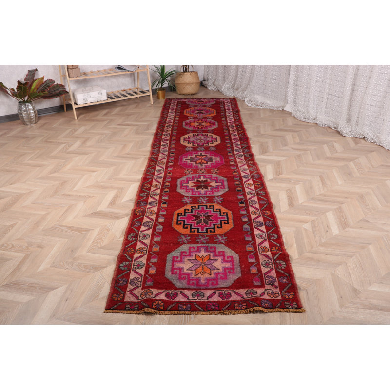 Tapis de couloir turc authentique authentique avec des motifs géométriques éclatants pour une décoration intérieure élégante