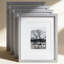 Ensemble de 4 cadres photo 11 x 14, plateau de table en bois massif et cadres muraux en plexiglas, avec passe-partout pour photos 5 x 7 et 8 x 10