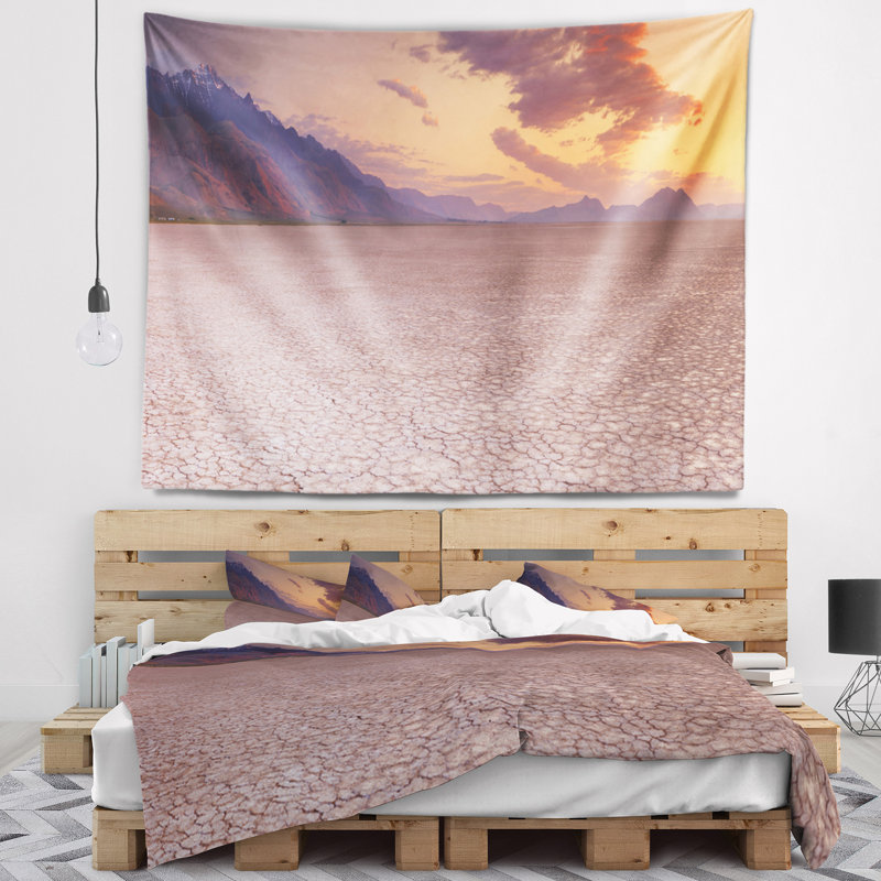 Tapisserie en polyester fissuré en alvord avec accessoires suspendus inclus, H 50 po x l 60 po