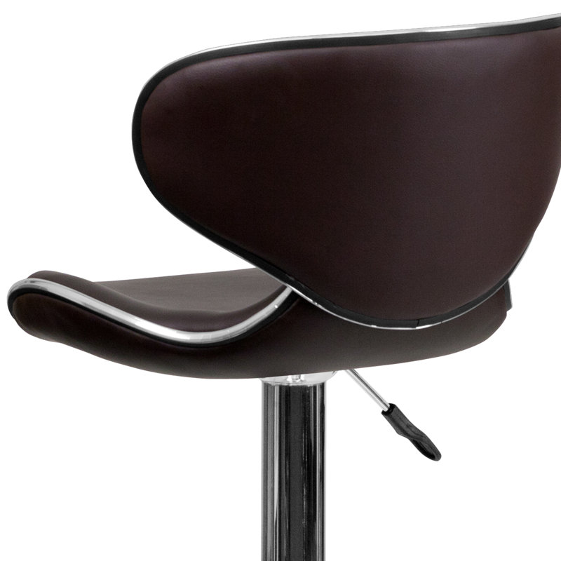 Tabouret de bar contemporain confortable en vinyle à hauteur réglable et dossier mi-haut avec base chromée Claudine, Brun