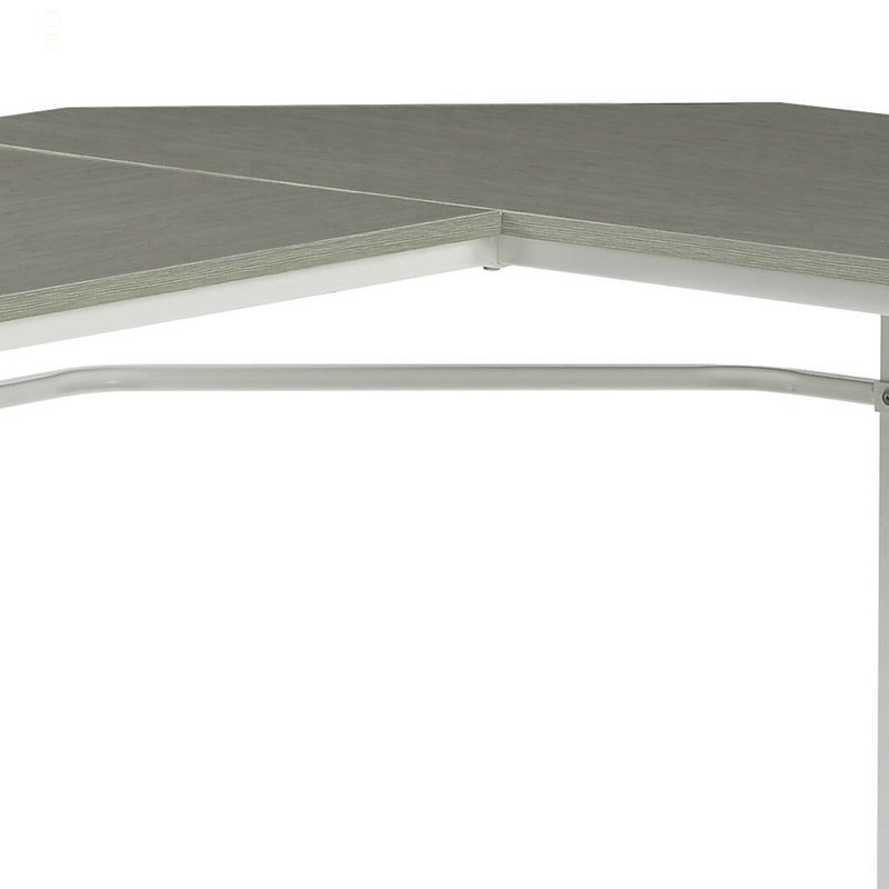 Bureau d'ordinateur en L
