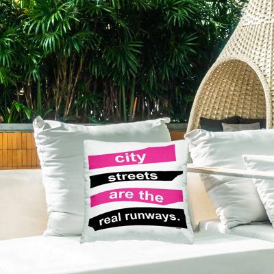 Coussin imprimÃ© Â« City Streets Real Runways Â» pour l'extÃ©rieur par lulusimonSTUDIO
