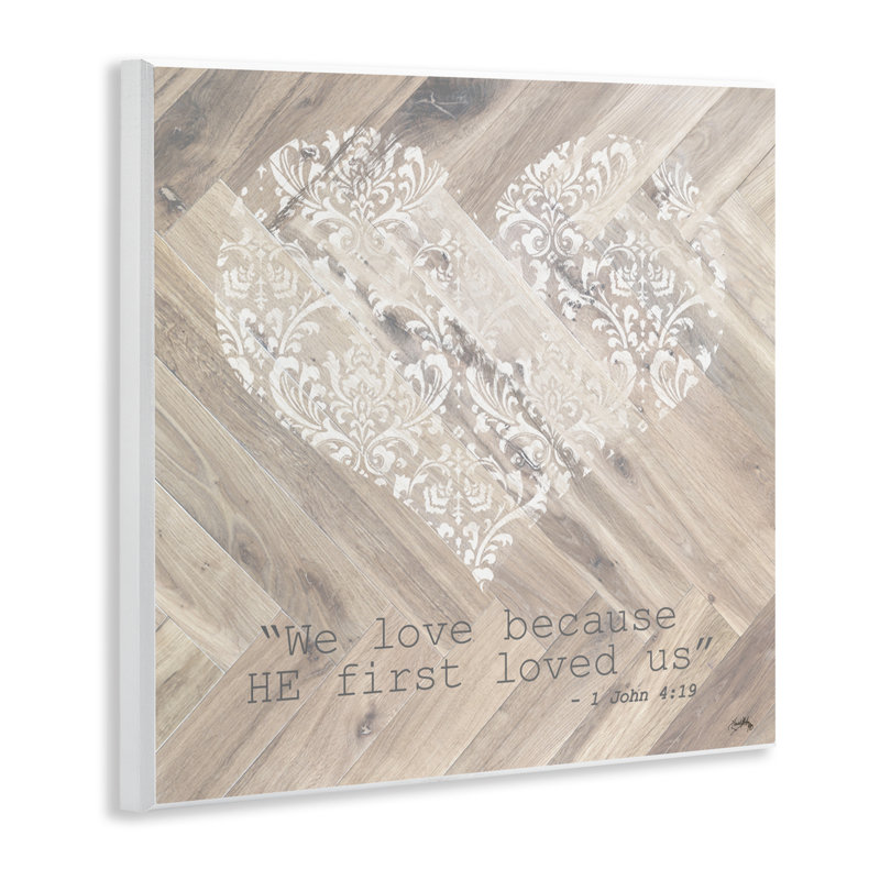 «He Love Us First», plaque murale par Elizabeth Medley